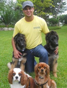 Cesar Castillo - Entrenador Profesional de Perros